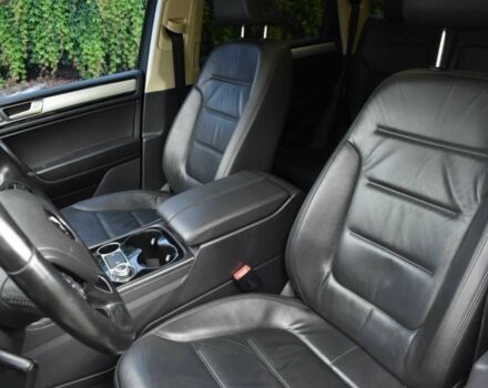 Черный Фольксваген Туарег, объемом двигателя 3 л и пробегом 108 тыс. км за 8500 $, фото 9 на Automoto.ua