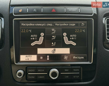 Черный Фольксваген Туарег, объемом двигателя 3 л и пробегом 242 тыс. км за 27999 $, фото 45 на Automoto.ua