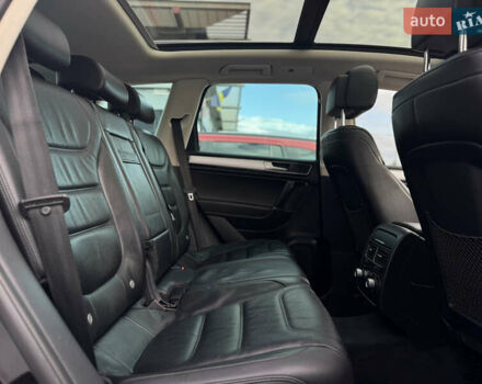 Черный Фольксваген Туарег, объемом двигателя 3 л и пробегом 242 тыс. км за 27999 $, фото 28 на Automoto.ua