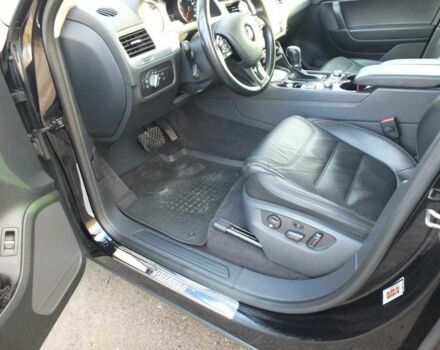 Чорний Фольксваген Туарег, об'ємом двигуна 3 л та пробігом 176 тис. км за 21600 $, фото 6 на Automoto.ua