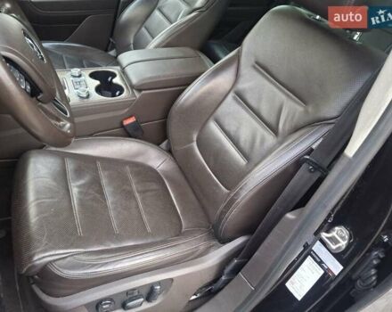 Черный Фольксваген Туарег, объемом двигателя 3 л и пробегом 187 тыс. км за 29970 $, фото 46 на Automoto.ua