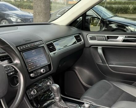 Черный Фольксваген Туарег, объемом двигателя 3 л и пробегом 212 тыс. км за 28999 $, фото 17 на Automoto.ua