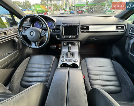 Черный Фольксваген Туарег, объемом двигателя 2.97 л и пробегом 166 тыс. км за 32000 $, фото 28 на Automoto.ua