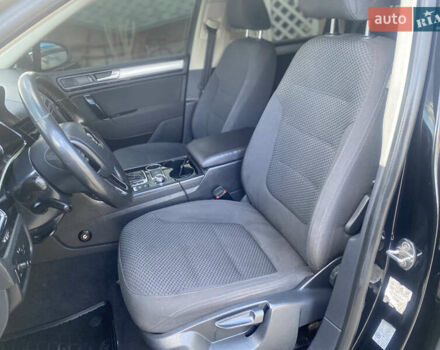 Чорний Фольксваген Туарег, об'ємом двигуна 2.97 л та пробігом 198 тис. км за 24000 $, фото 5 на Automoto.ua