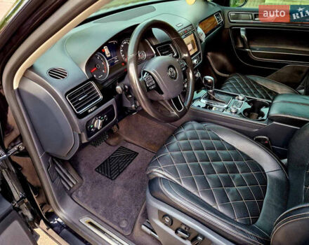 Черный Фольксваген Туарег, объемом двигателя 3 л и пробегом 225 тыс. км за 30000 $, фото 29 на Automoto.ua