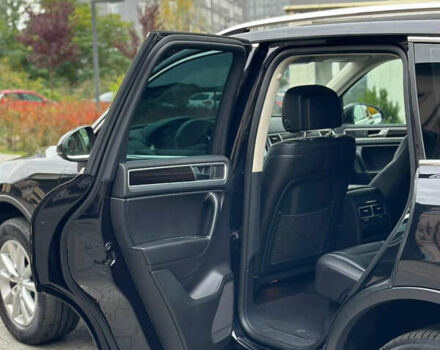 Черный Фольксваген Туарег, объемом двигателя 2.97 л и пробегом 253 тыс. км за 24999 $, фото 21 на Automoto.ua