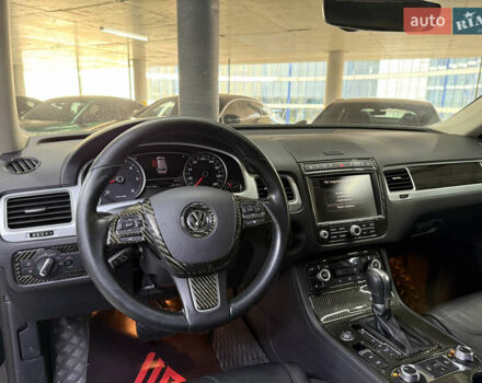 Черный Фольксваген Туарег, объемом двигателя 3 л и пробегом 162 тыс. км за 32900 $, фото 26 на Automoto.ua