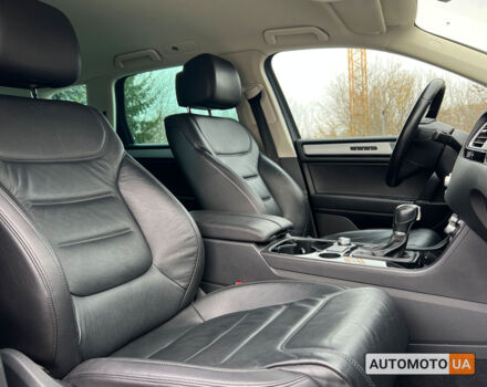 Черный Фольксваген Туарег, объемом двигателя 3 л и пробегом 120 тыс. км за 40950 $, фото 8 на Automoto.ua