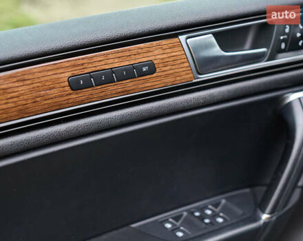 Черный Фольксваген Туарег, объемом двигателя 2.97 л и пробегом 259 тыс. км за 29700 $, фото 20 на Automoto.ua