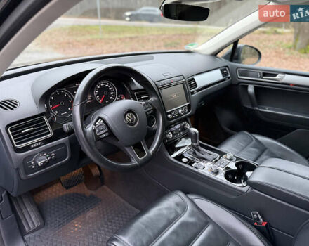 Чорний Фольксваген Туарег, об'ємом двигуна 3 л та пробігом 123 тис. км за 34900 $, фото 35 на Automoto.ua