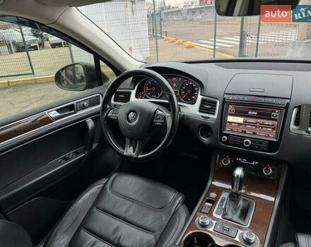 Черный Фольксваген Туарег, объемом двигателя 2.97 л и пробегом 278 тыс. км за 23990 $, фото 43 на Automoto.ua