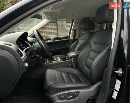 Чорний Фольксваген Туарег, об'ємом двигуна 3 л та пробігом 218 тис. км за 26800 $, фото 9 на Automoto.ua
