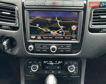 Чорний Фольксваген Туарег, об'ємом двигуна 3 л та пробігом 271 тис. км за 23900 $, фото 11 на Automoto.ua