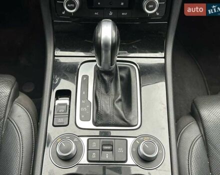 Чорний Фольксваген Туарег, об'ємом двигуна 3 л та пробігом 271 тис. км за 23900 $, фото 14 на Automoto.ua