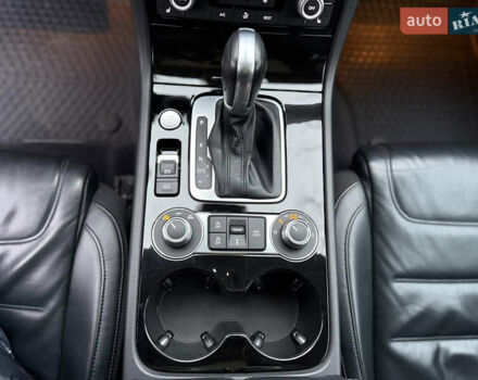 Чорний Фольксваген Туарег, об'ємом двигуна 3 л та пробігом 123 тис. км за 34900 $, фото 38 на Automoto.ua