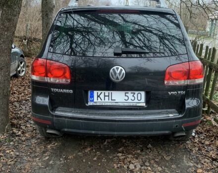 Черный Фольксваген Туарег, объемом двигателя 4.9 л и пробегом 230 тыс. км за 5450 $, фото 1 на Automoto.ua