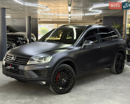 Черный Фольксваген Туарег, объемом двигателя 3 л и пробегом 162 тыс. км за 32900 $, фото 5 на Automoto.ua