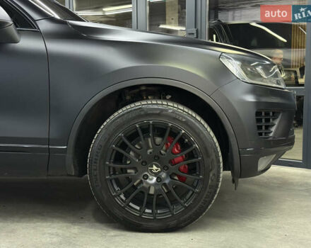 Черный Фольксваген Туарег, объемом двигателя 3 л и пробегом 162 тыс. км за 32900 $, фото 4 на Automoto.ua