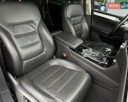 Чорний Фольксваген Туарег, об'ємом двигуна 3 л та пробігом 271 тис. км за 23900 $, фото 16 на Automoto.ua