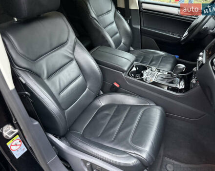 Чорний Фольксваген Туарег, об'ємом двигуна 3 л та пробігом 123 тис. км за 34900 $, фото 69 на Automoto.ua