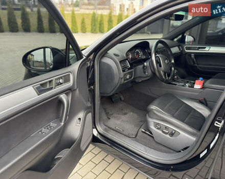 Черный Фольксваген Туарег, объемом двигателя 2.97 л и пробегом 131 тыс. км за 31000 $, фото 21 на Automoto.ua