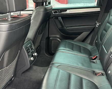 Черный Фольксваген Туарег, объемом двигателя 3 л и пробегом 223 тыс. км за 30000 $, фото 21 на Automoto.ua