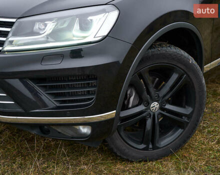Черный Фольксваген Туарег, объемом двигателя 2.97 л и пробегом 259 тыс. км за 29700 $, фото 9 на Automoto.ua