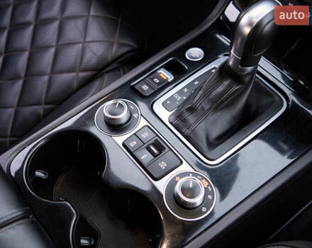 Черный Фольксваген Туарег, объемом двигателя 2.97 л и пробегом 259 тыс. км за 29700 $, фото 37 на Automoto.ua