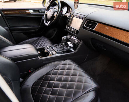 Черный Фольксваген Туарег, объемом двигателя 2.97 л и пробегом 259 тыс. км за 29700 $, фото 34 на Automoto.ua