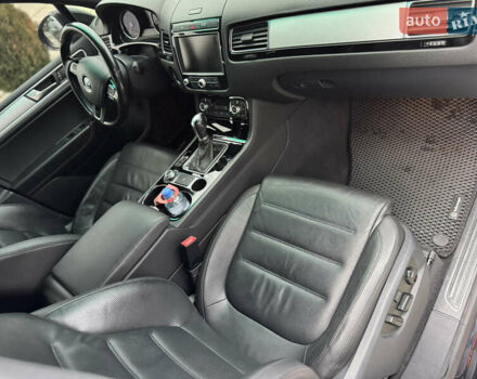 Черный Фольксваген Туарег, объемом двигателя 2.97 л и пробегом 131 тыс. км за 31000 $, фото 10 на Automoto.ua