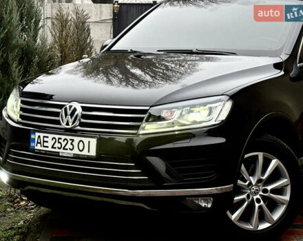 Чорний Фольксваген Туарег, об'ємом двигуна 3 л та пробігом 193 тис. км за 26900 $, фото 5 на Automoto.ua