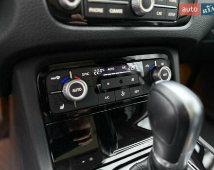 Чорний Фольксваген Туарег, об'ємом двигуна 3 л та пробігом 123 тис. км за 34900 $, фото 40 на Automoto.ua