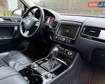 Чорний Фольксваген Туарег, об'ємом двигуна 3 л та пробігом 123 тис. км за 34900 $, фото 71 на Automoto.ua