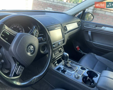 Чорний Фольксваген Туарег, об'ємом двигуна 2.97 л та пробігом 232 тис. км за 22500 $, фото 3 на Automoto.ua