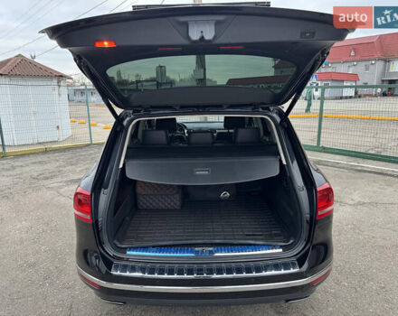 Черный Фольксваген Туарег, объемом двигателя 2.97 л и пробегом 278 тыс. км за 23990 $, фото 17 на Automoto.ua