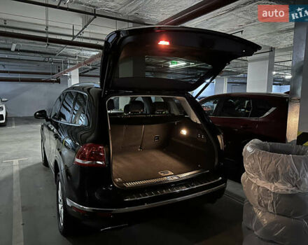 Чорний Фольксваген Туарег, об'ємом двигуна 3 л та пробігом 218 тис. км за 26800 $, фото 18 на Automoto.ua