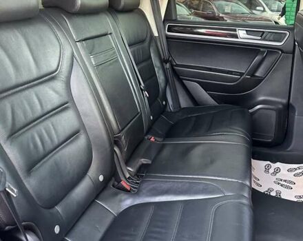 Чорний Фольксваген Туарег, об'ємом двигуна 3 л та пробігом 233 тис. км за 23900 $, фото 19 на Automoto.ua