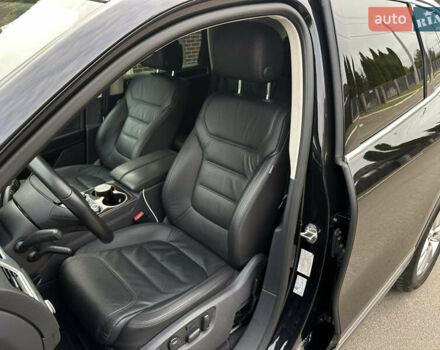 Чорний Фольксваген Туарег, об'ємом двигуна 3 л та пробігом 218 тис. км за 26800 $, фото 8 на Automoto.ua