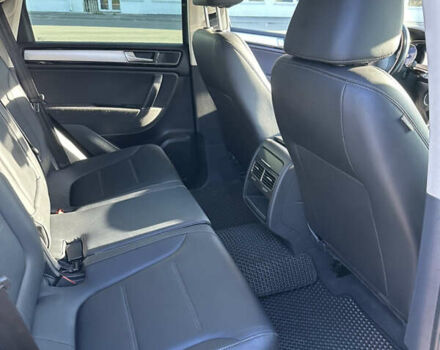 Чорний Фольксваген Туарег, об'ємом двигуна 3 л та пробігом 248 тис. км за 27500 $, фото 24 на Automoto.ua