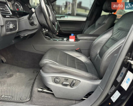 Черный Фольксваген Туарег, объемом двигателя 2.97 л и пробегом 131 тыс. км за 31000 $, фото 19 на Automoto.ua