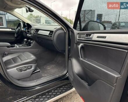 Чорний Фольксваген Туарег, об'ємом двигуна 3 л та пробігом 271 тис. км за 23900 $, фото 22 на Automoto.ua