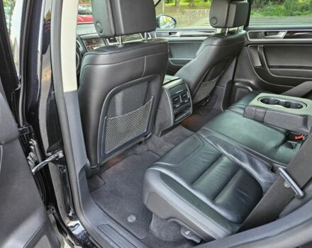 Черный Фольксваген Туарег, объемом двигателя 3 л и пробегом 253 тыс. км за 25000 $, фото 6 на Automoto.ua