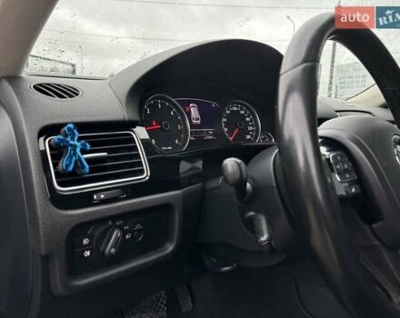 Чорний Фольксваген Туарег, об'ємом двигуна 3 л та пробігом 271 тис. км за 23900 $, фото 24 на Automoto.ua