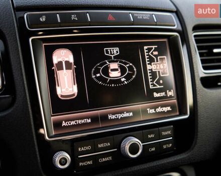 Черный Фольксваген Туарег, объемом двигателя 2.97 л и пробегом 259 тыс. км за 29700 $, фото 29 на Automoto.ua