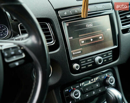 Черный Фольксваген Туарег, объемом двигателя 2.97 л и пробегом 259 тыс. км за 29700 $, фото 26 на Automoto.ua