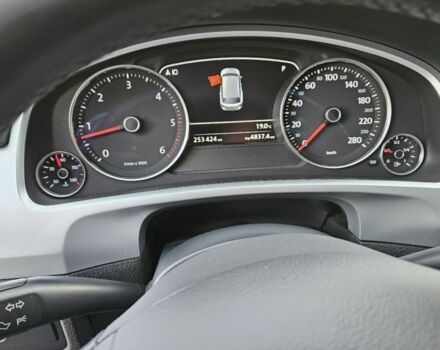 Черный Фольксваген Туарег, объемом двигателя 3 л и пробегом 253 тыс. км за 25000 $, фото 7 на Automoto.ua