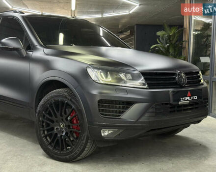 Черный Фольксваген Туарег, объемом двигателя 3 л и пробегом 162 тыс. км за 32900 $, фото 3 на Automoto.ua