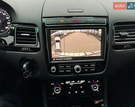 Черный Фольксваген Туарег, объемом двигателя 2.97 л и пробегом 131 тыс. км за 31000 $, фото 24 на Automoto.ua