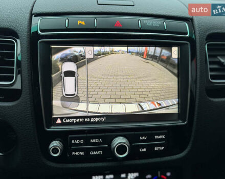 Черный Фольксваген Туарег, объемом двигателя 2.97 л и пробегом 131 тыс. км за 31000 $, фото 25 на Automoto.ua