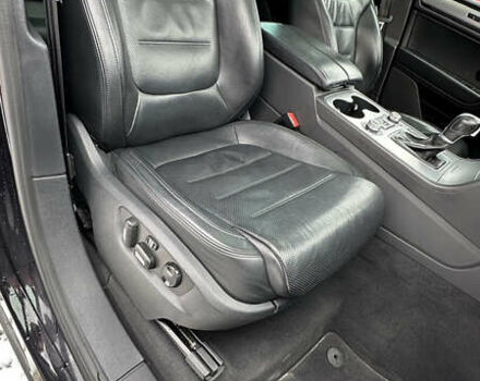 Черный Фольксваген Туарег, объемом двигателя 3 л и пробегом 223 тыс. км за 30000 $, фото 30 на Automoto.ua